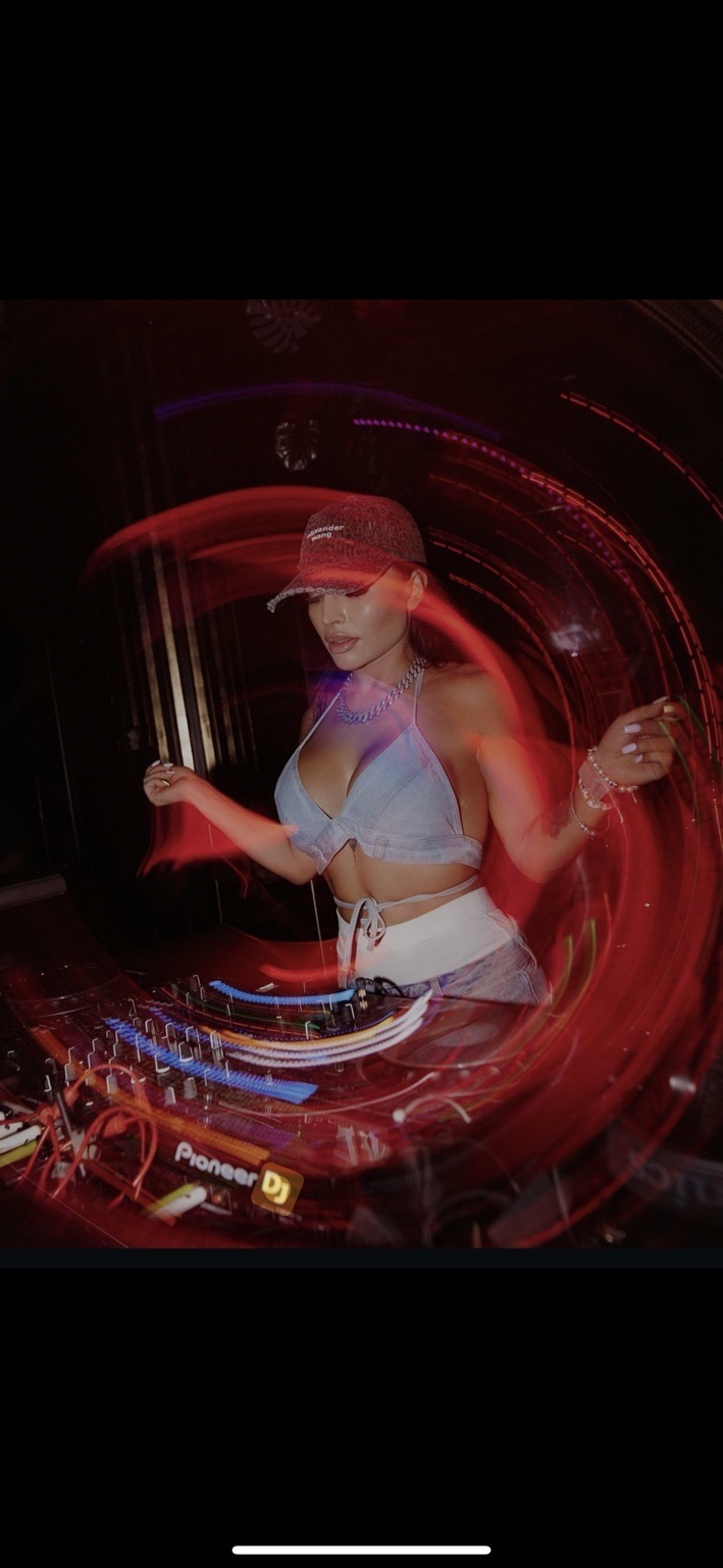 Open format dj — photo 1